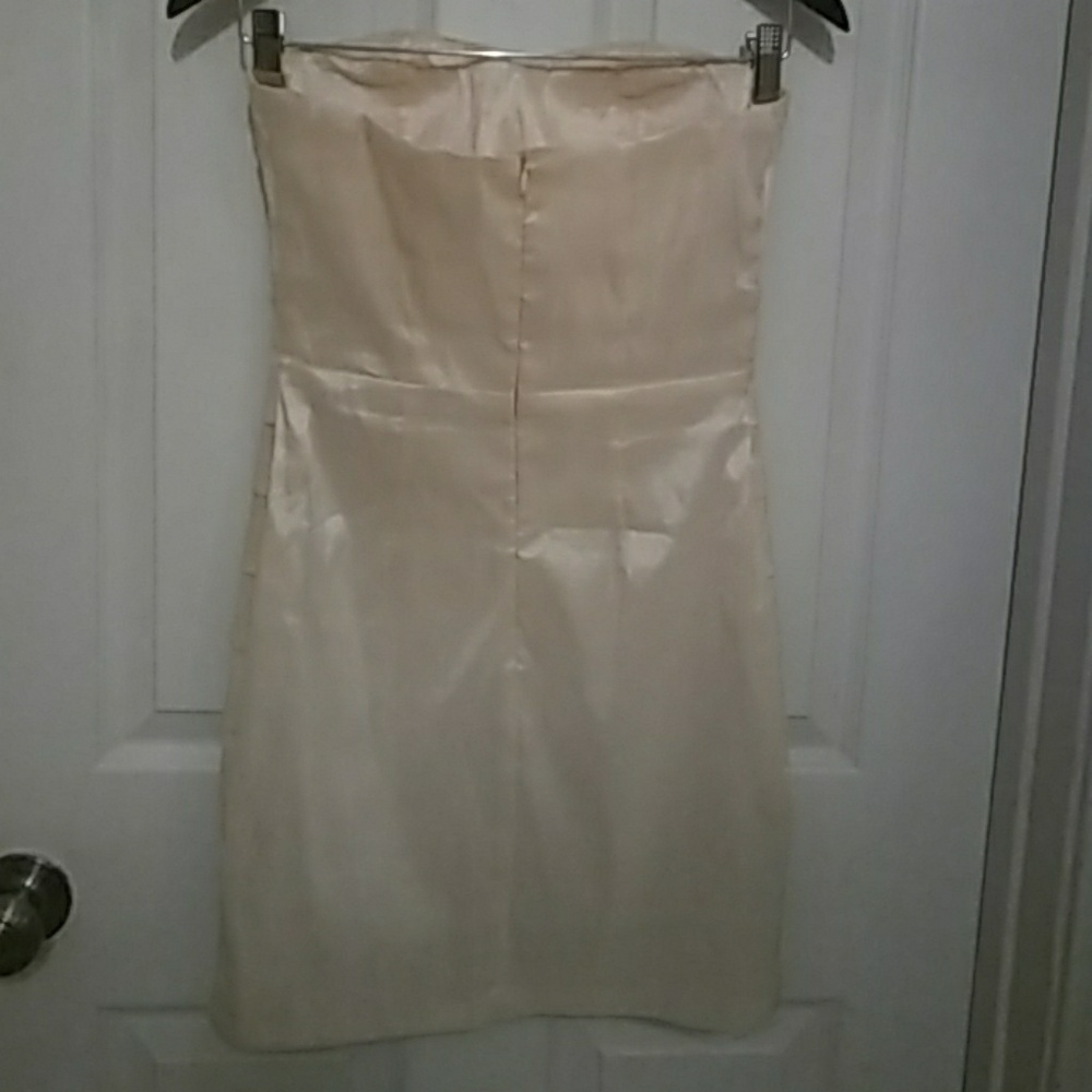 Dress - Picture 4 of 4